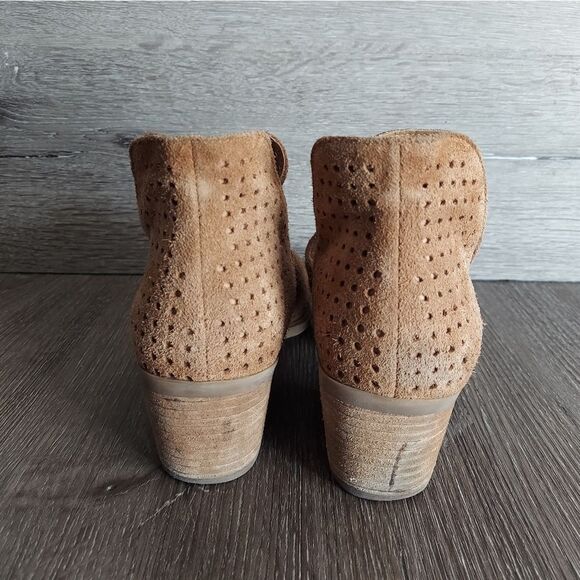 Steven by Steve Madden Danese Suede Leather Perforated Ankle Bootie 8.5 - Picture 4 of 8